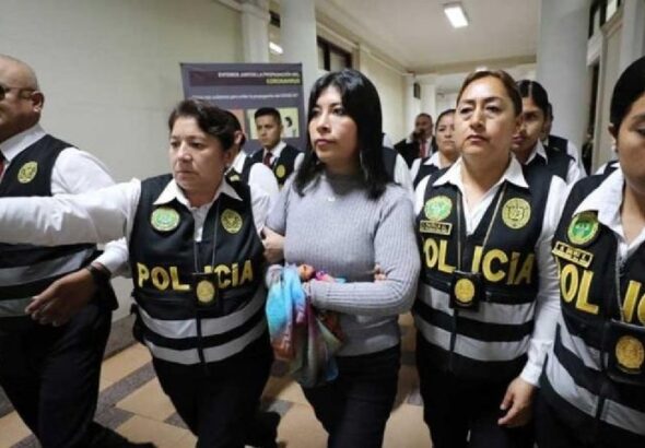 Canciller dice que el Gobierno ha decidido "demorar la consideración del salvoconducto" a Betssy Chávez